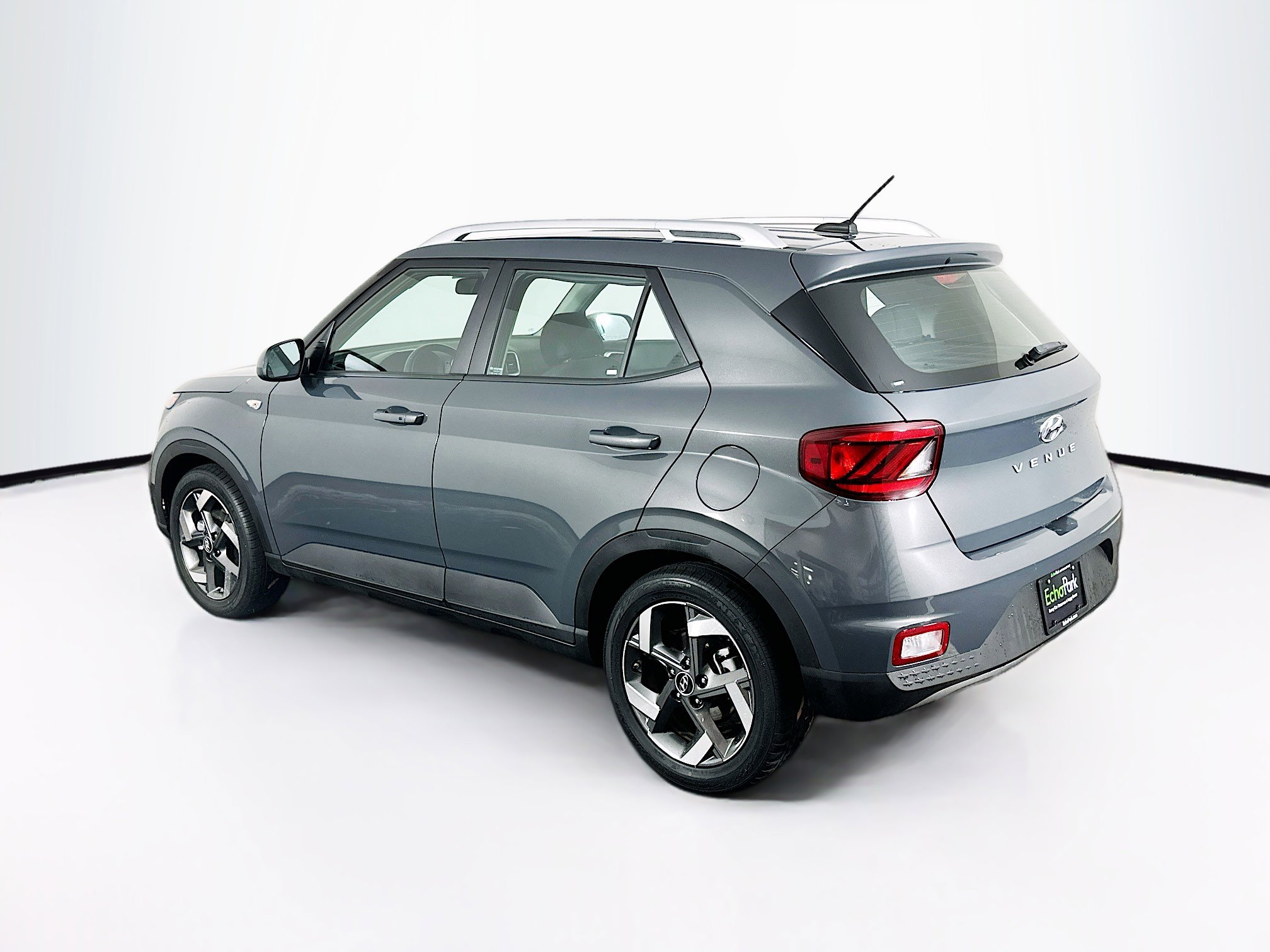 Used 2024 Hyundai Venue SEL image 5