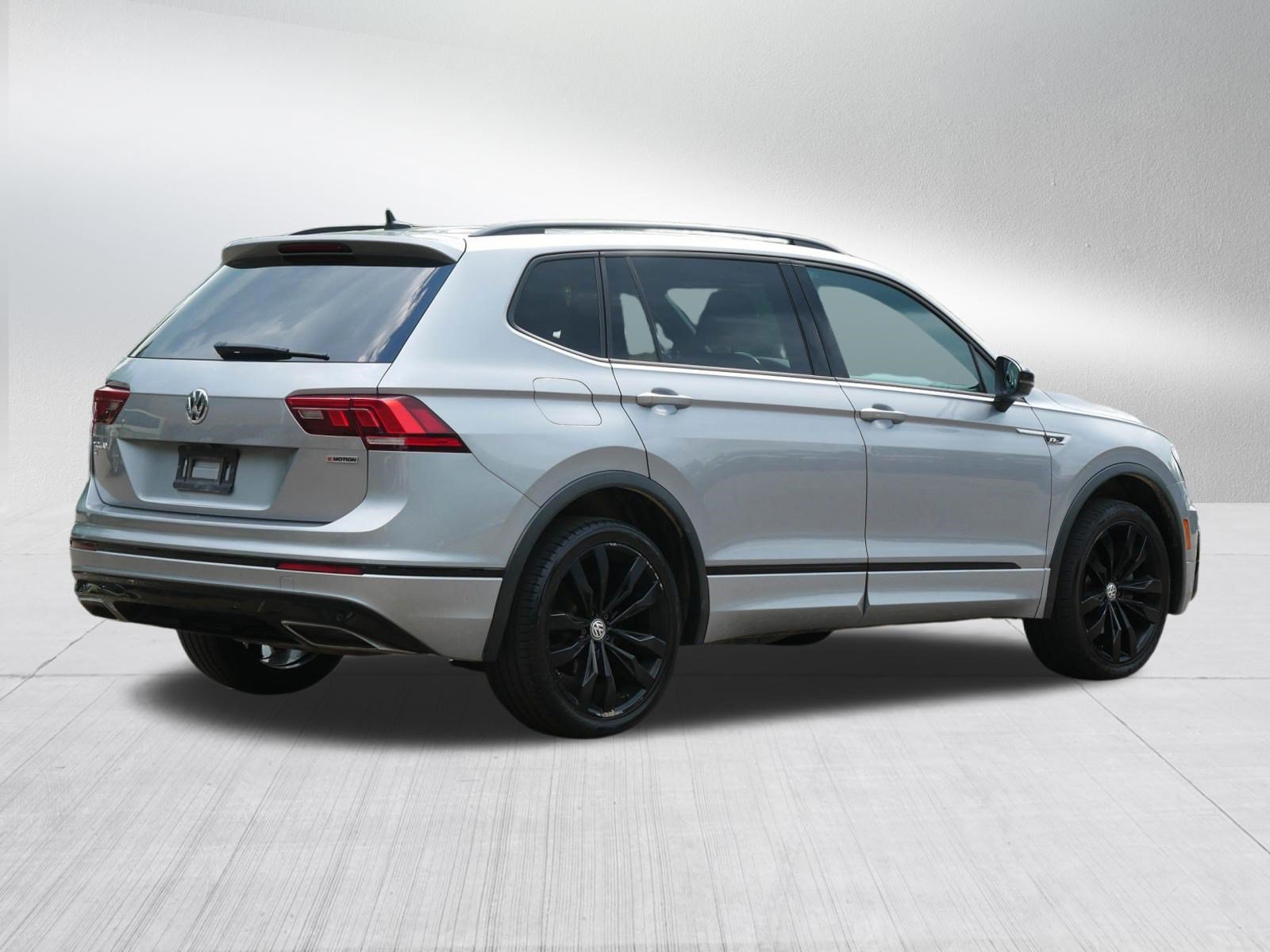 Used 2021 Volkswagen Tiguan SE R-Line AWD/4WD image 7