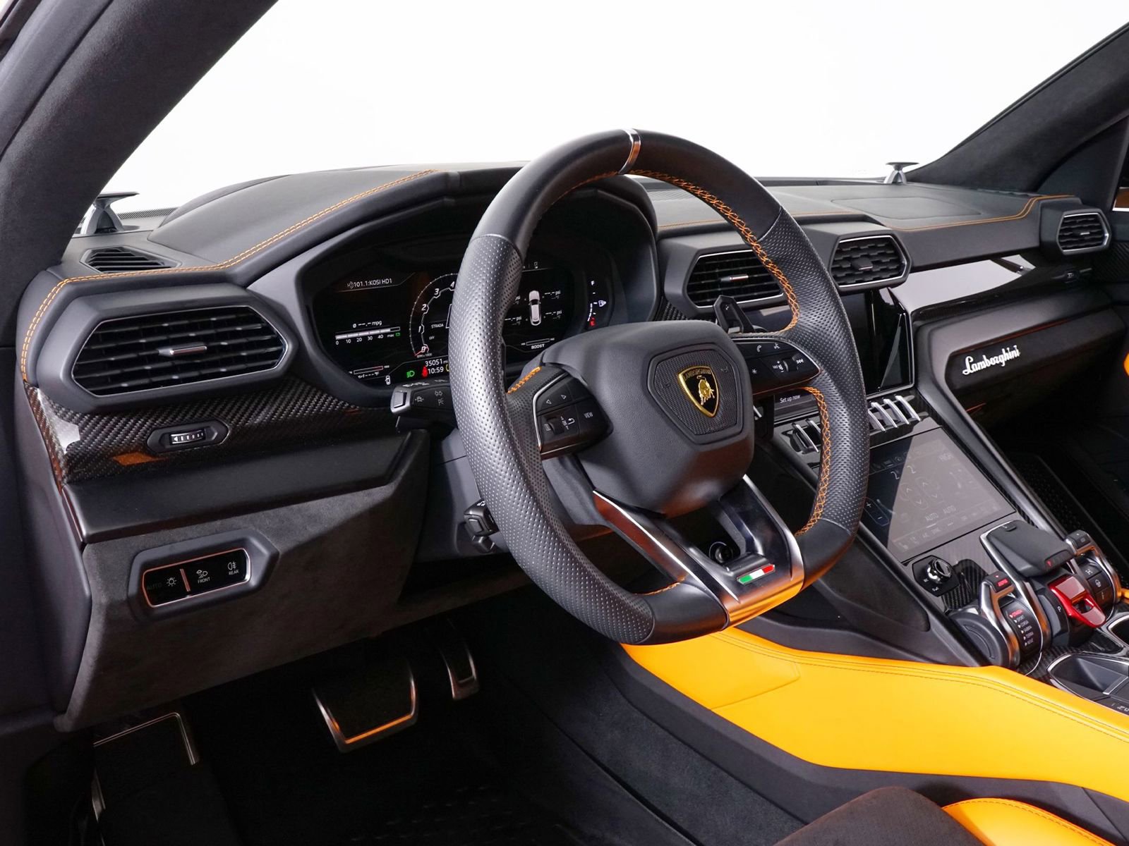 Used 2022 Lamborghini Urus image 5
