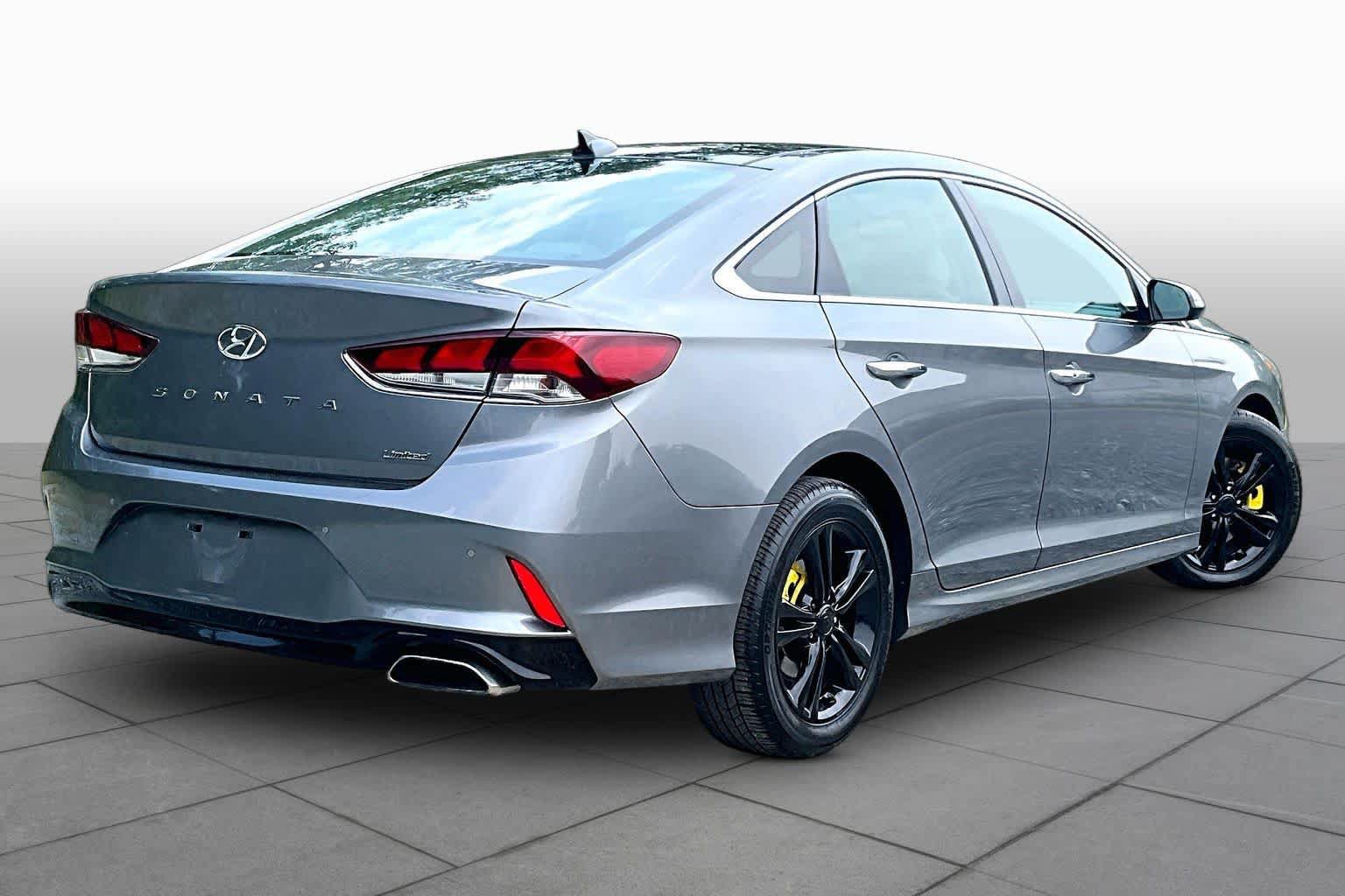 Used 2019 Hyundai Sonata Limited w/ Ultimate Package 04 FWD image 13