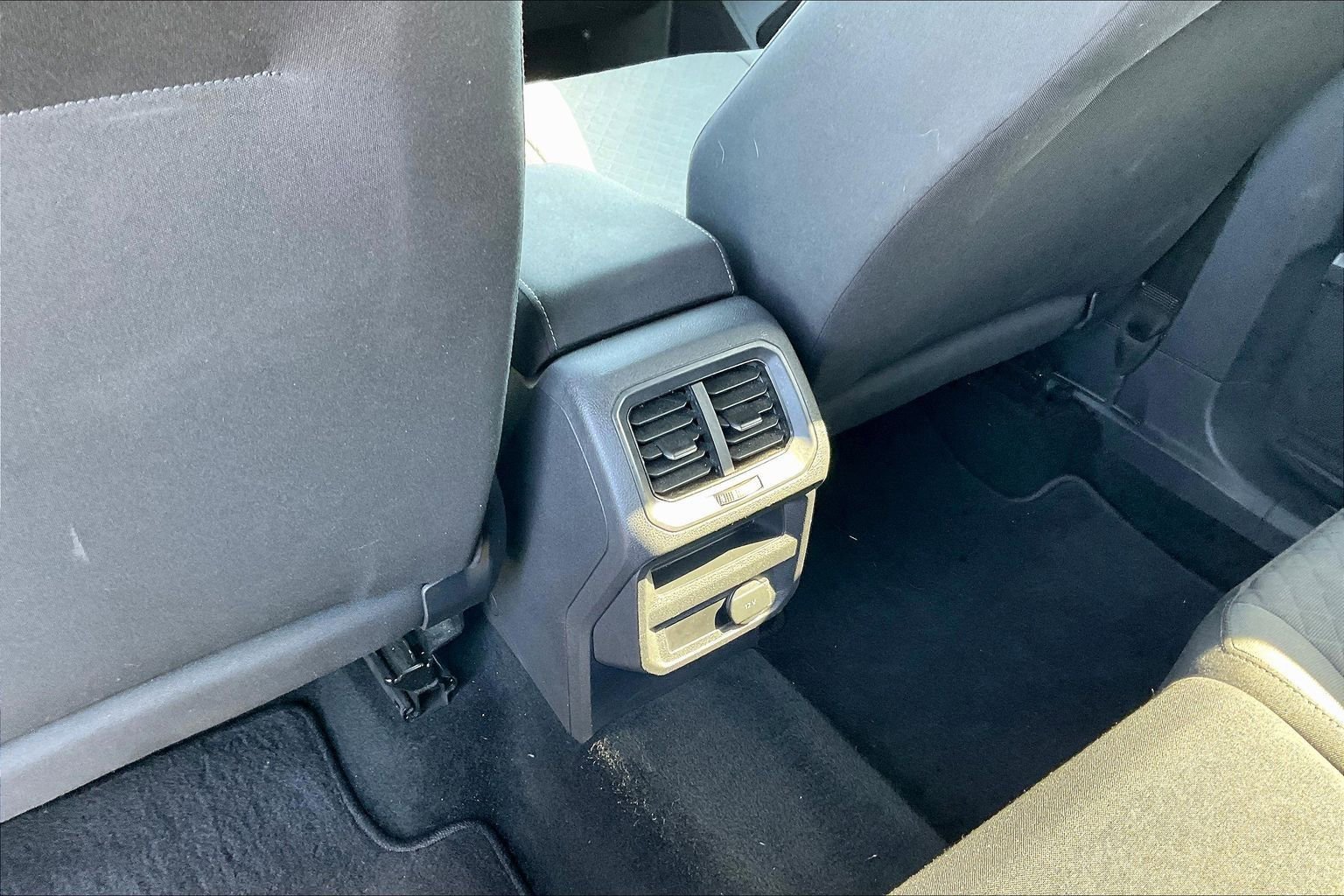 Used 2020 Volkswagen Tiguan S image 10