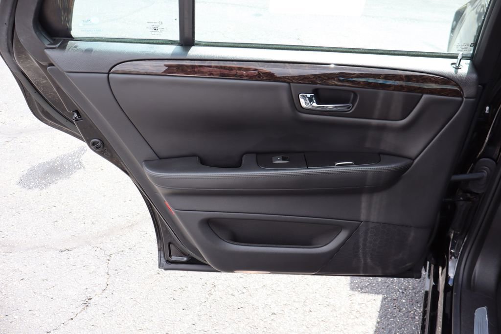Used 2008 Cadillac DTS image 25