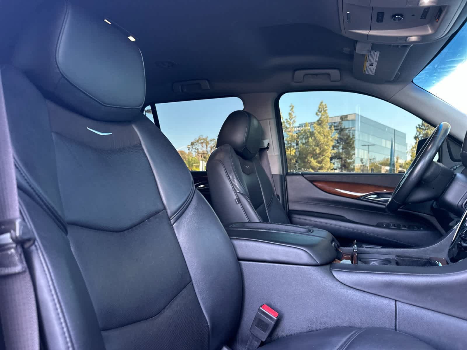 Used 2016 Cadillac Escalade 2WD image 19
