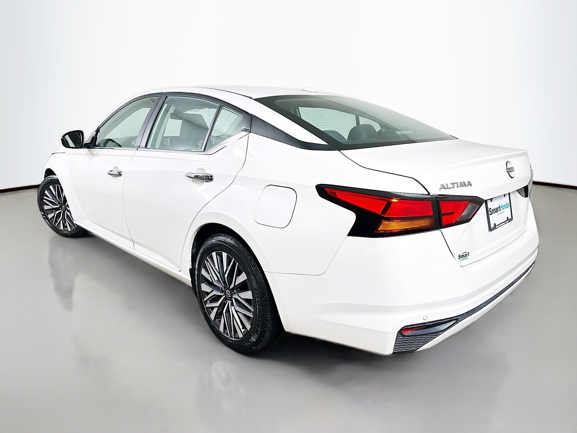 Used 2023 Nissan Altima 2.5 SV image 5