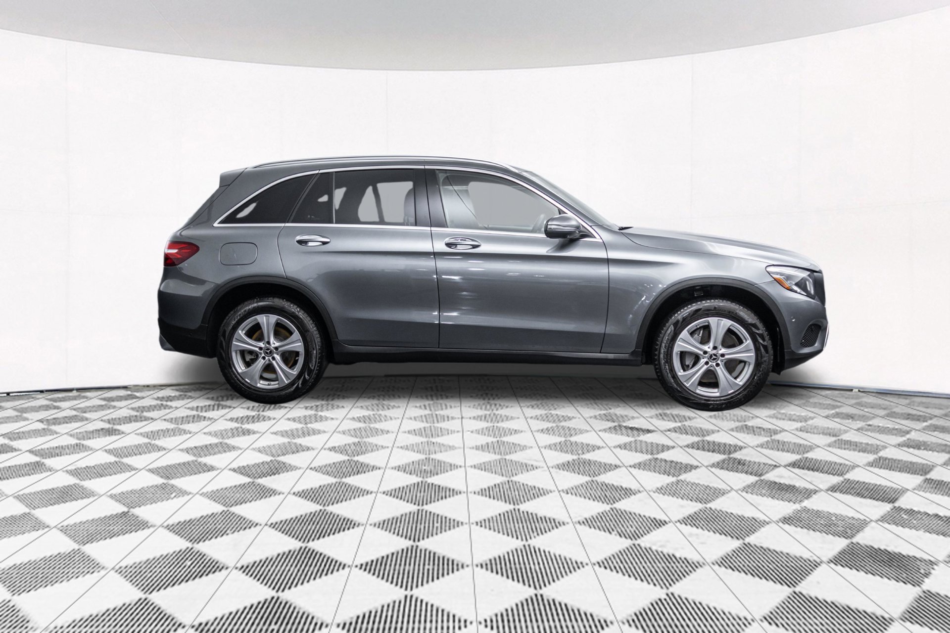 Used 2017 Mercedes-Benz GLC 300 4MATIC image 10