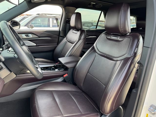 Certified 2025 Ford Explorer Platinum image 14