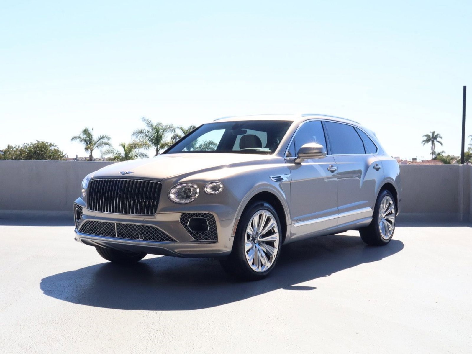 Certified 2023 Bentley Bentayga Extended Wheelbase AWD/4WD image 8