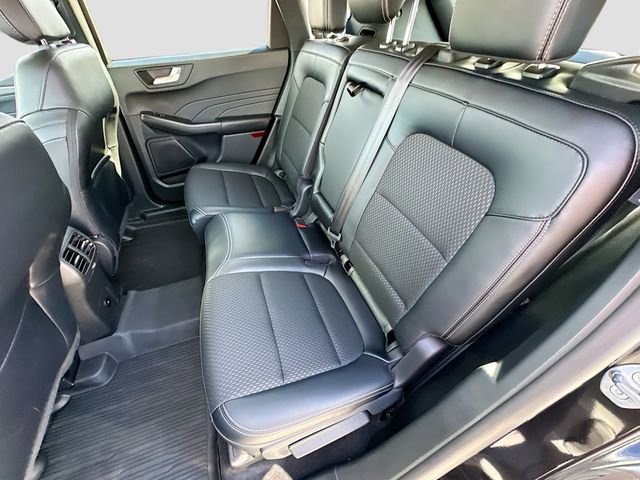 Used 2025 Ford Escape SE image 24