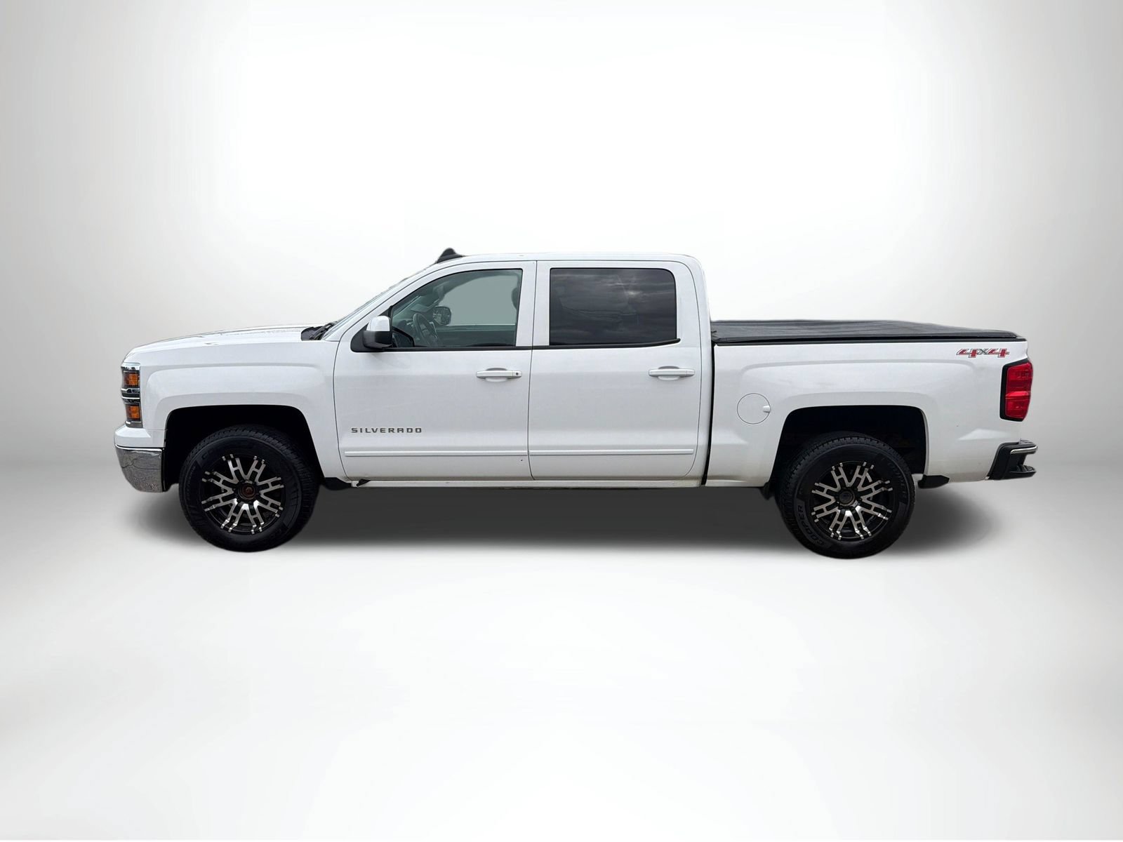 Used 2015 Chevrolet Silverado 1500 LT AWD/4WD image 2