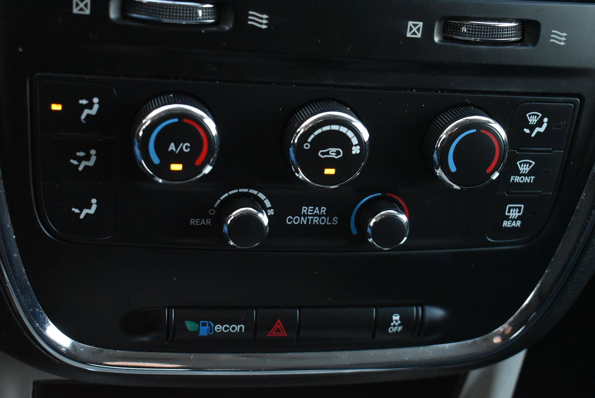 Used 2016 Dodge Grand Caravan SXT image 29