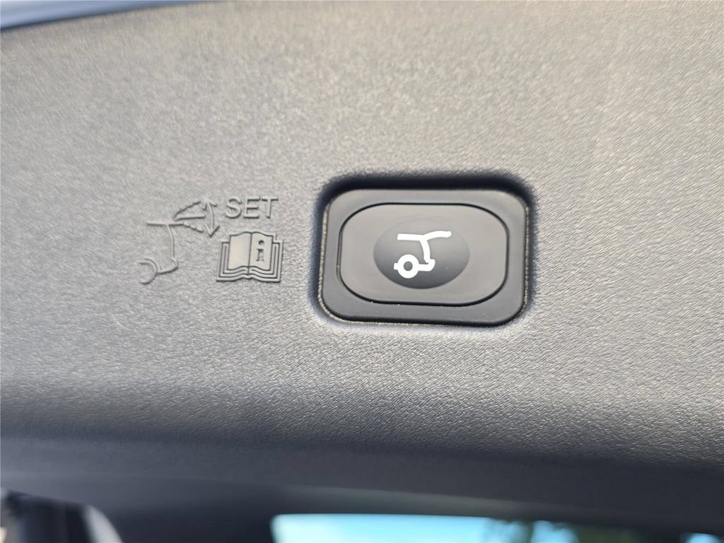 New 2026 Lincoln Nautilus Premier AWD/4WD image 24