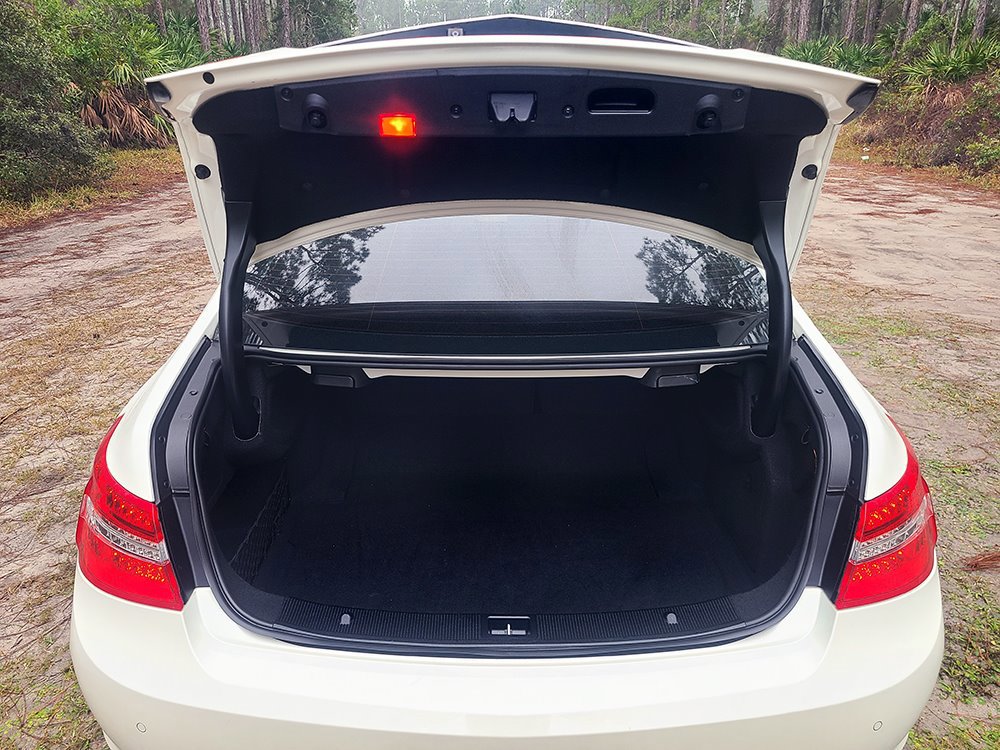 Used 2010 Mercedes-Benz E 550 Coupe image 18