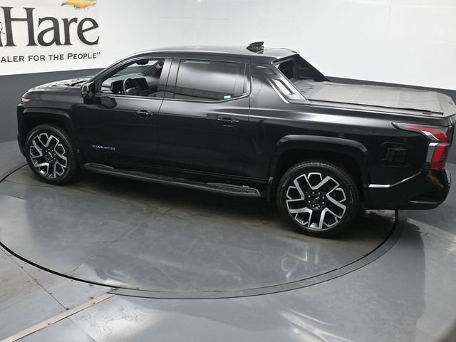 Used 2024 Chevrolet Silverado EV RST AWD/4WD image 41
