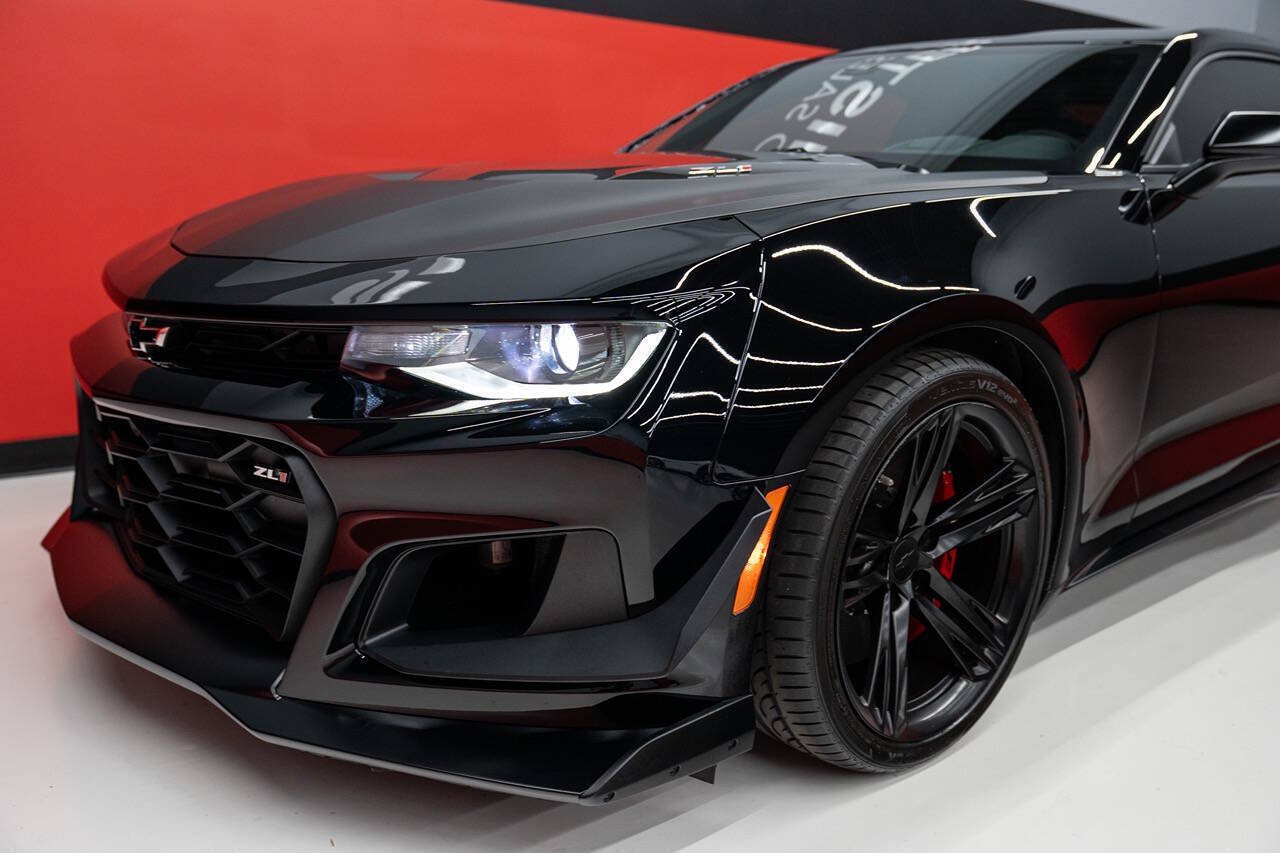 Used 2021 Chevrolet Camaro ZL1 RWD image 28