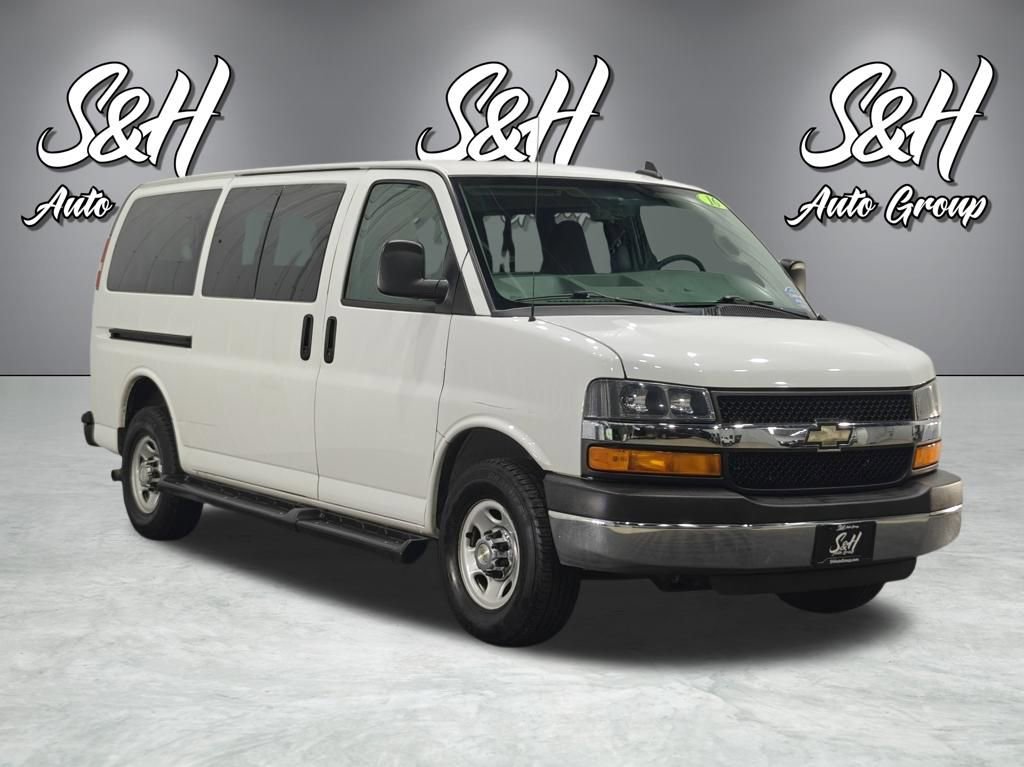 Used 2016 Chevrolet Express 3500 LT w/ LT Preferred Equipment Group RWD image 2