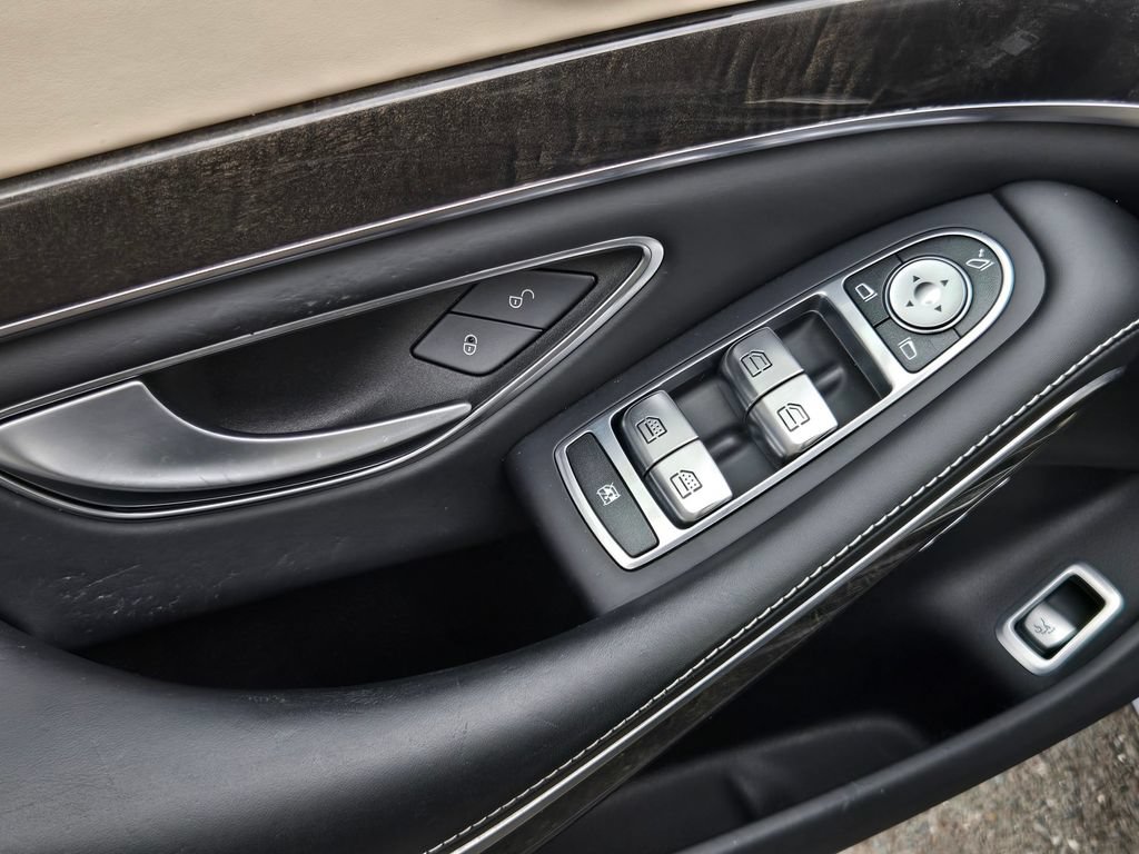 Used 2018 Mercedes-Benz S 560 Sedan image 13
