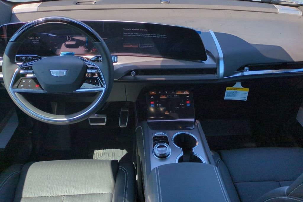 New 2026 Cadillac Vistiq Luxury w/ LPO, Floor Liner Package AWD/4WD image 13