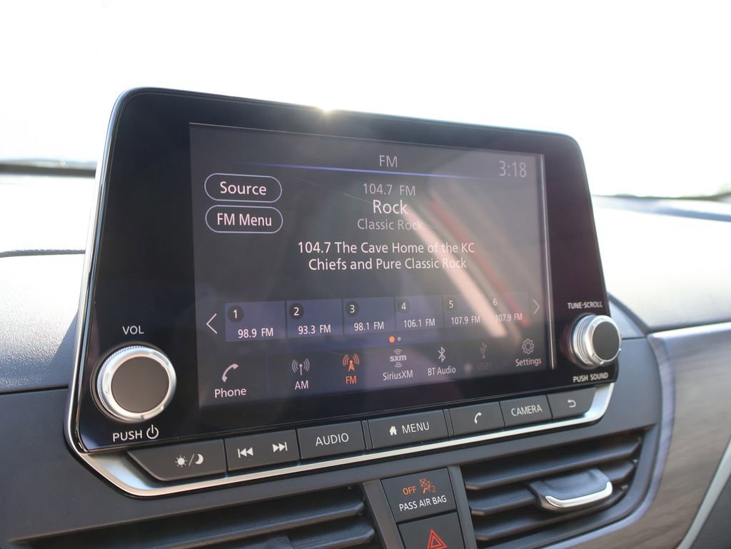 Used 2025 Nissan Altima 2.5 SV image 32