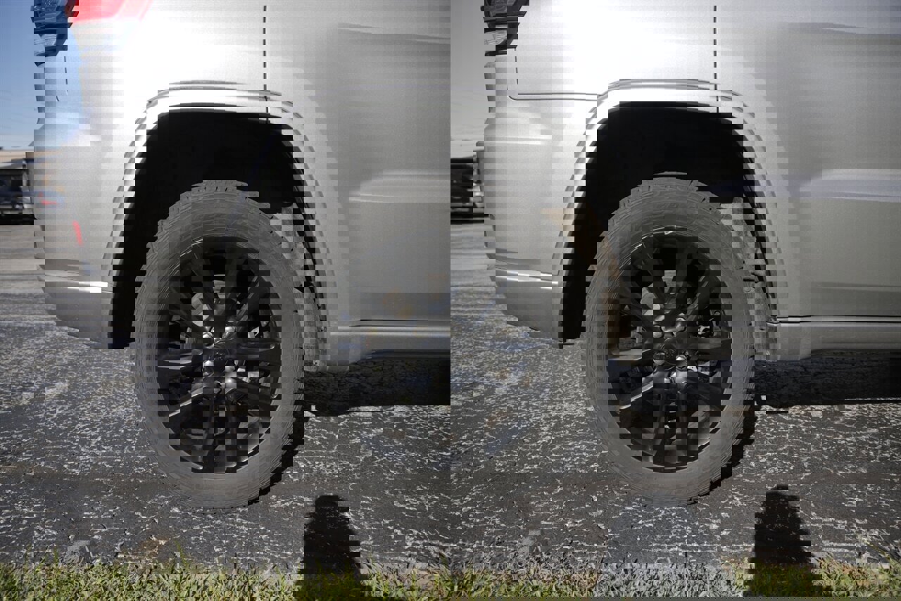 Used 2018 Jeep Grand Cherokee Altitude image 23