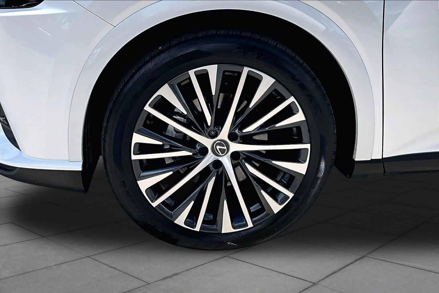 Used 2025 Lexus RX 350 Premium Plus FWD image 11