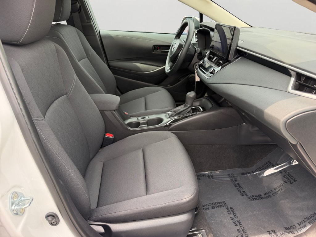 Used 2025 Toyota Corolla LE FWD image 7