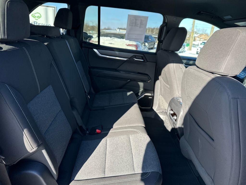 Used 2025 GMC Acadia Elevation image 40