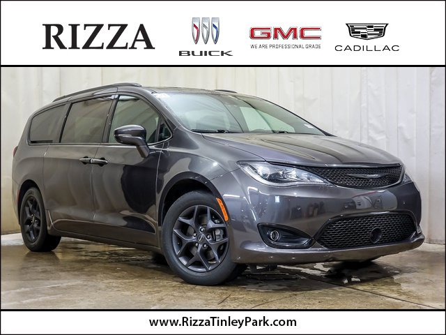 Used 2020 Chrysler Pacifica Limited w/ Advanced Safetytec Group