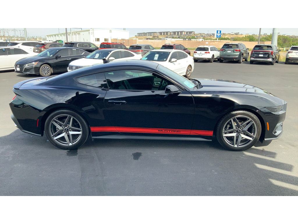 Used 2026 Ford Mustang Premium RWD image 5
