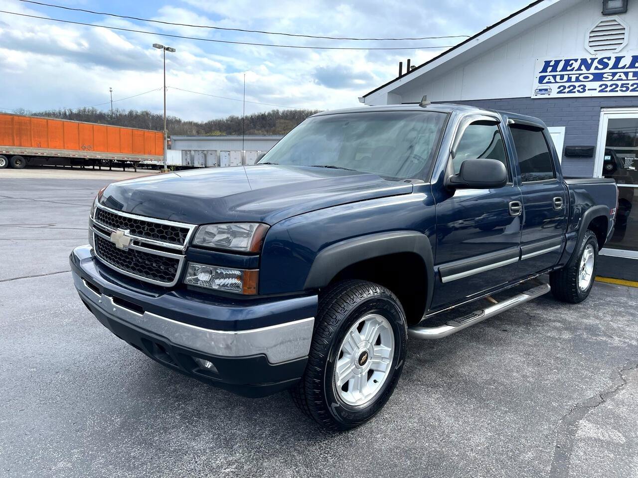 Used 2006 Chevrolet Silverado 1500 LT w/ Light Duty Power Package AWD/4WD image 1