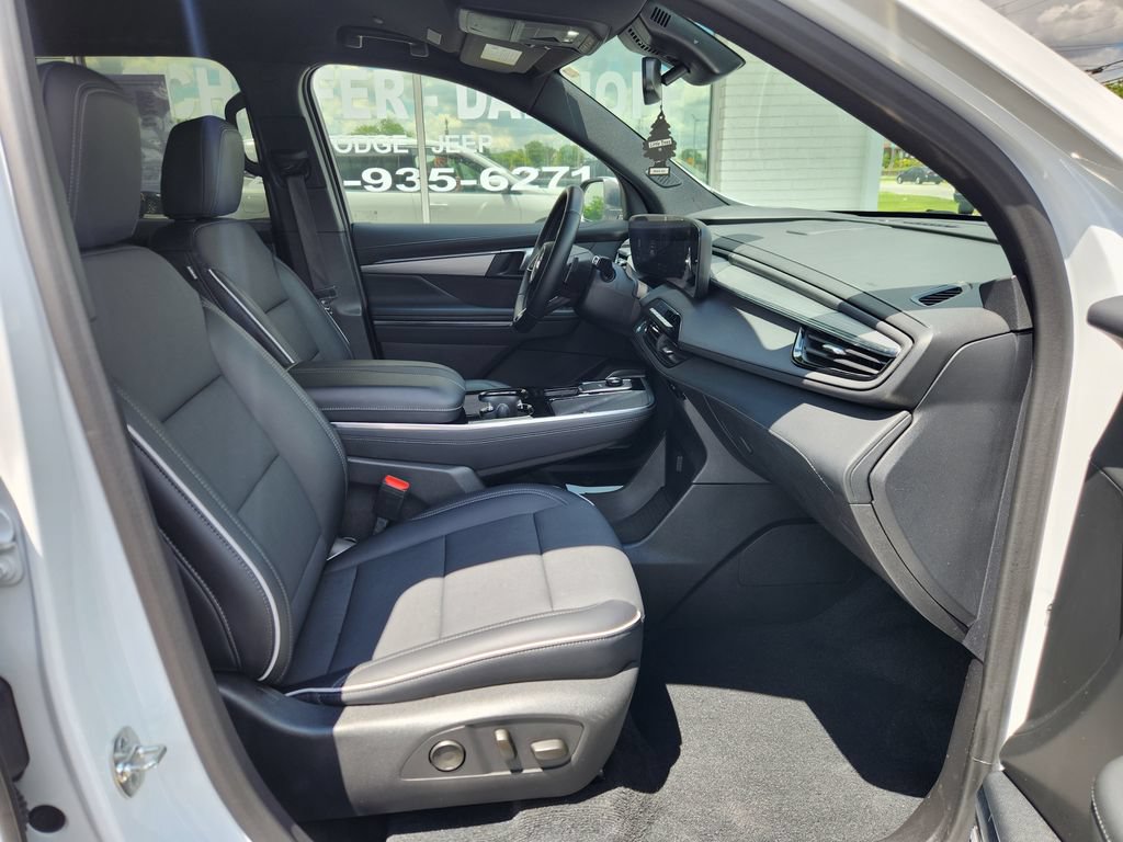 Used 2026 Buick Enclave Preferred AWD/4WD image 10