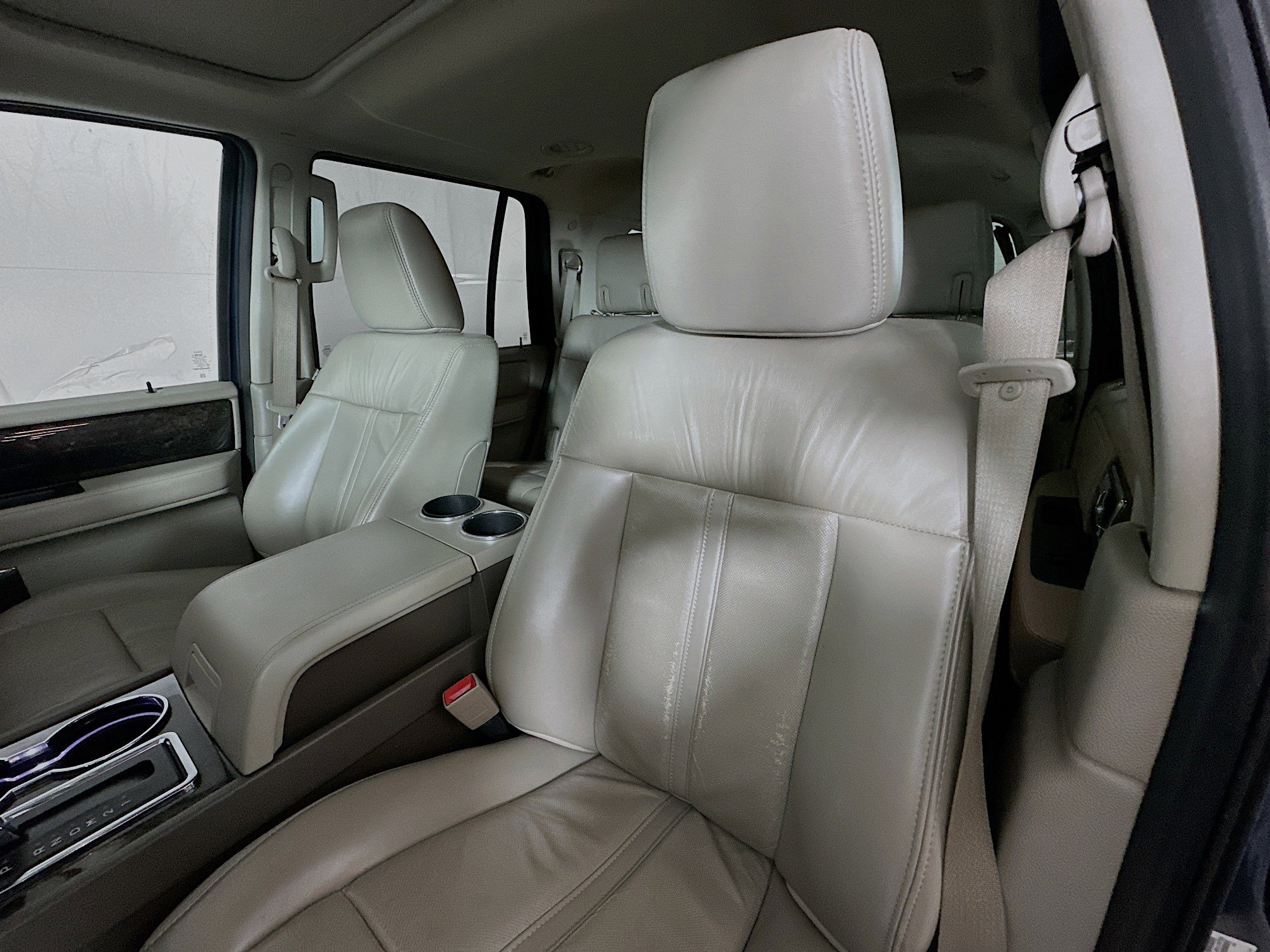 Used 2016 Lincoln Navigator Select AWD/4WD image 21