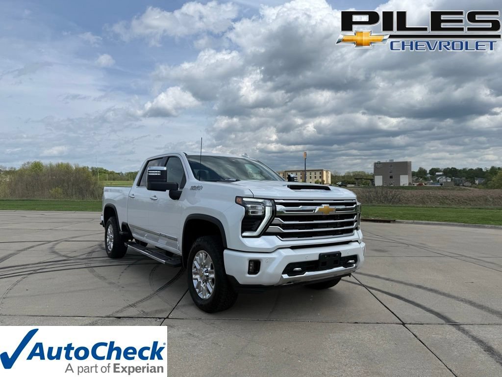 Used 2025 Chevrolet Silverado 2500 High Country w/ Technology Package AWD/4WD image 1