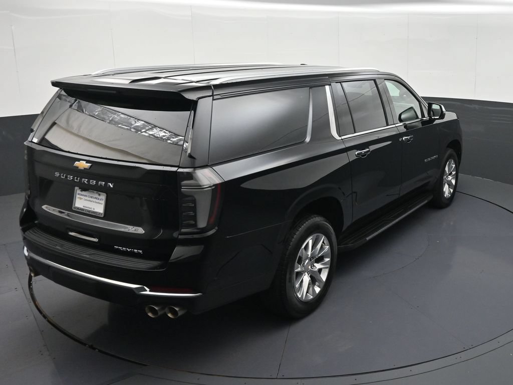 Used 2026 Chevrolet Suburban Premier AWD/4WD image 25