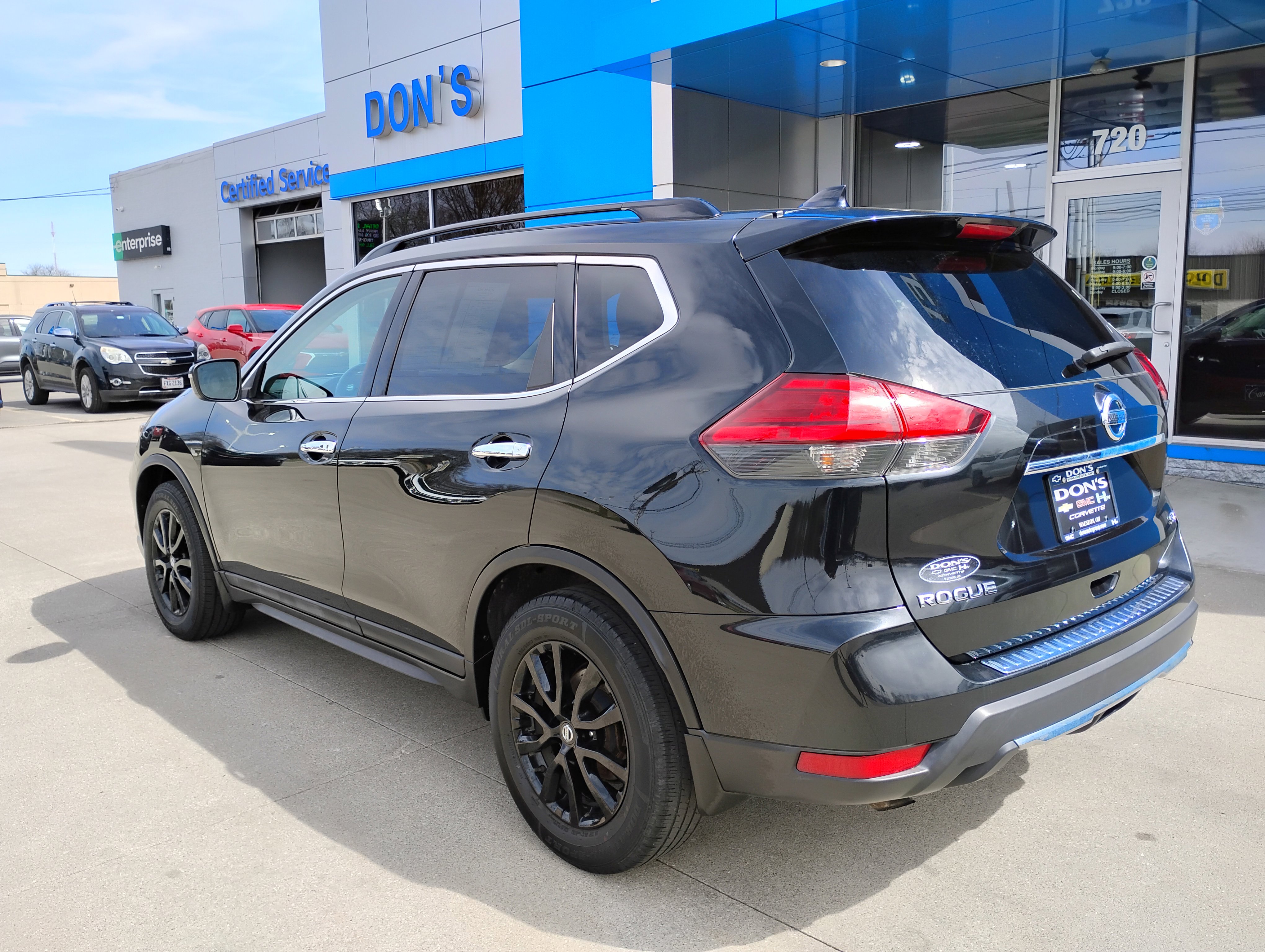 Used 2017 Nissan Rogue SV w/ Midnight Edition Package FWD image 2