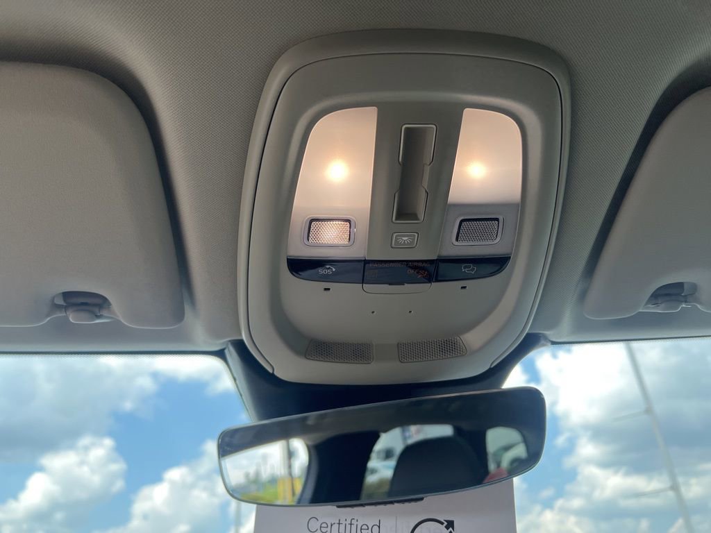 Certified 2025 Volvo XC60 T8 Plus w/ Protection Package Premier image 24