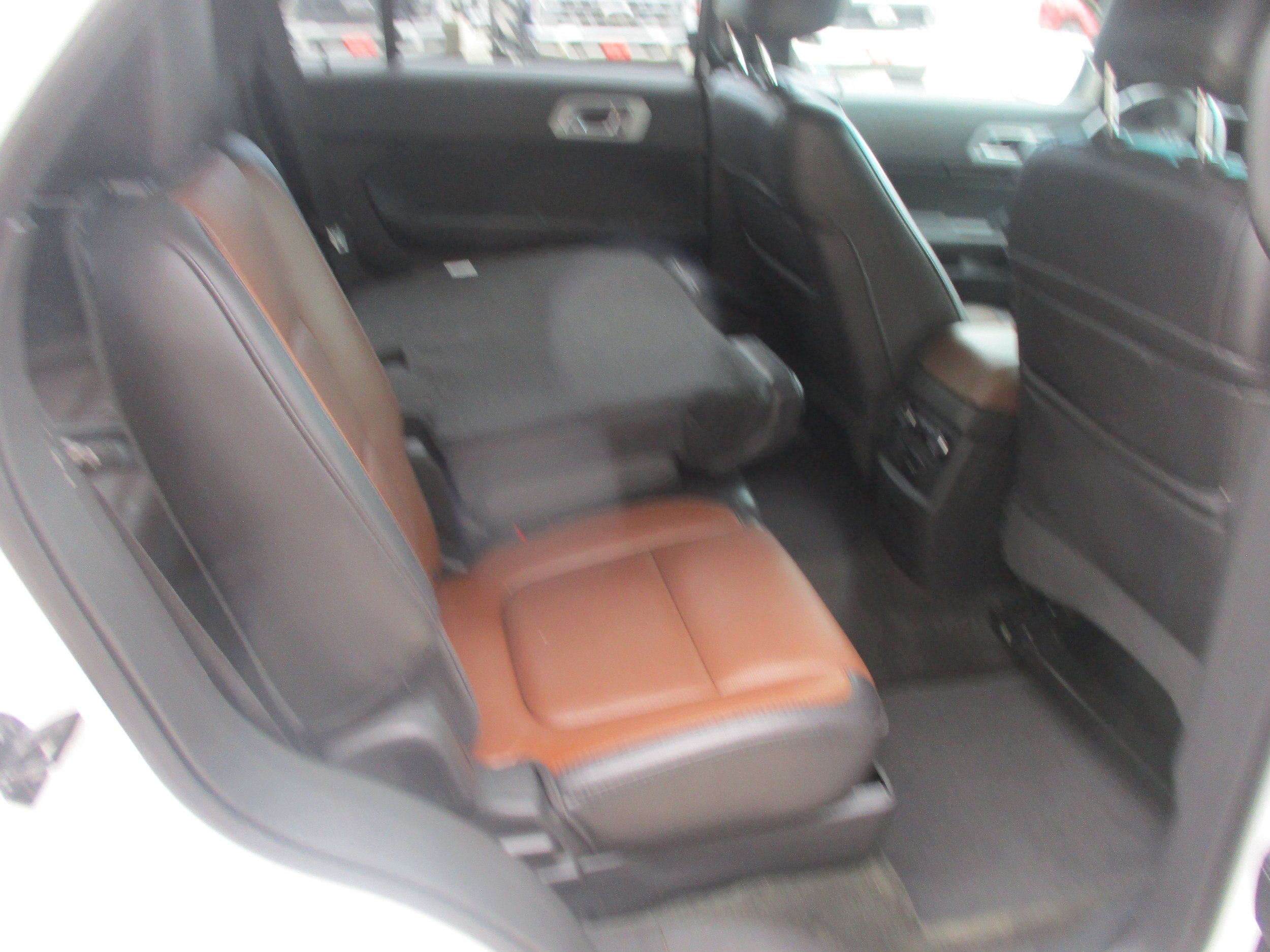Used 2014 Ford Explorer Limited w/ Equipment Group 301A FWD image 10