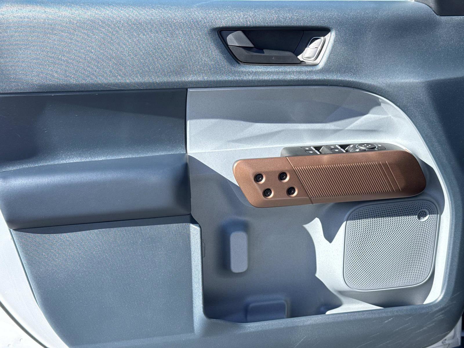 Used 2022 Ford Maverick Lariat image 18