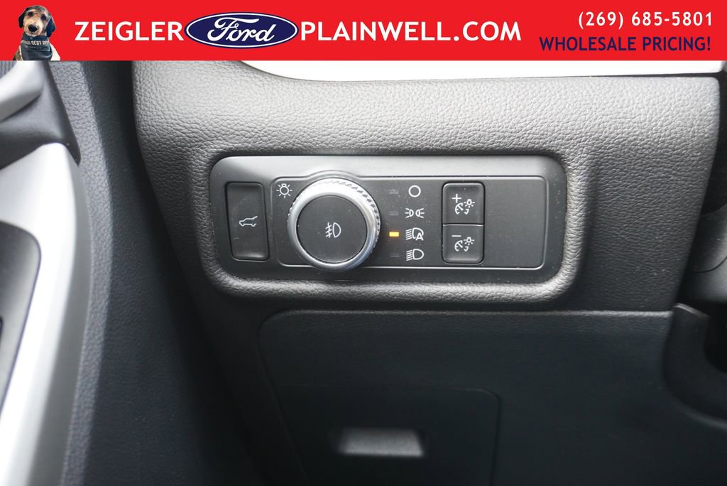 Used 2022 Ford Explorer XLT w/ Equipment Group 202A image 31