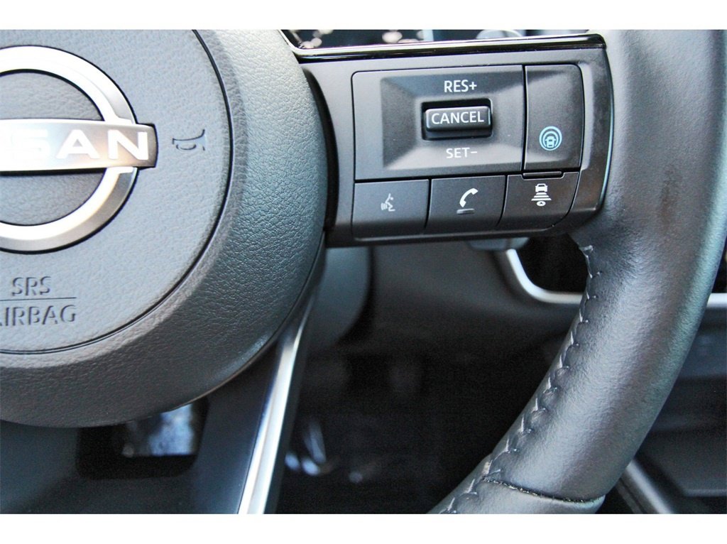 Used 2023 Nissan Rogue SL w/ SL Premium Package image 16