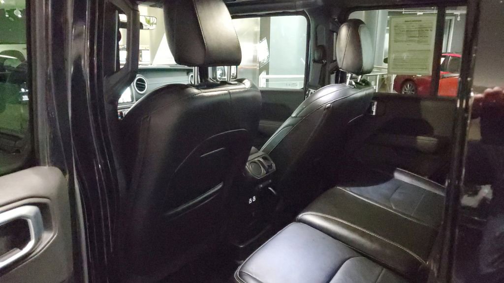 Used 2022 Jeep Wrangler Unlimited Sahara w/ Cold Weather Group image 16