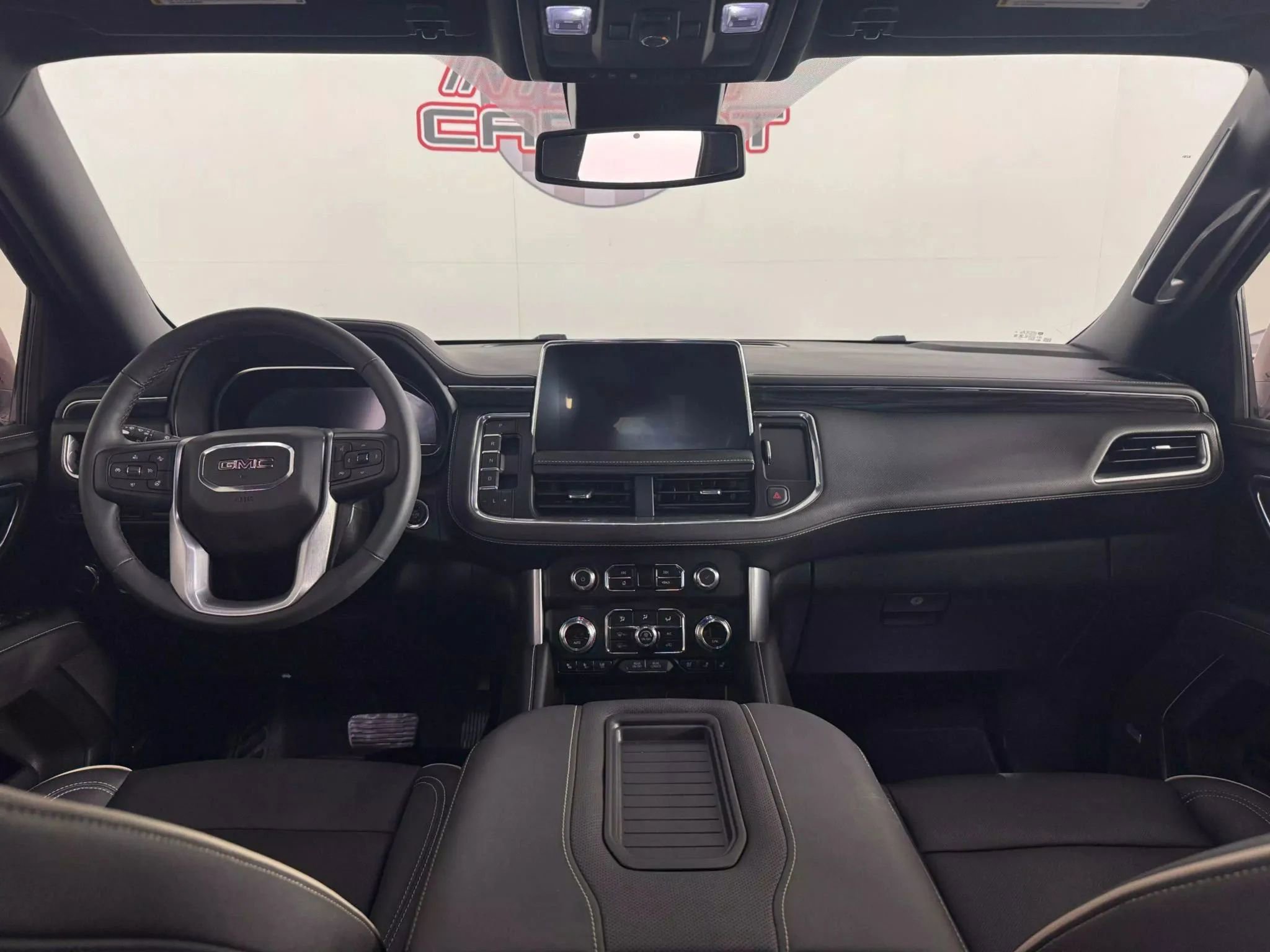 Used 2023 GMC Yukon SLT w/ SLT Luxury Package image 11