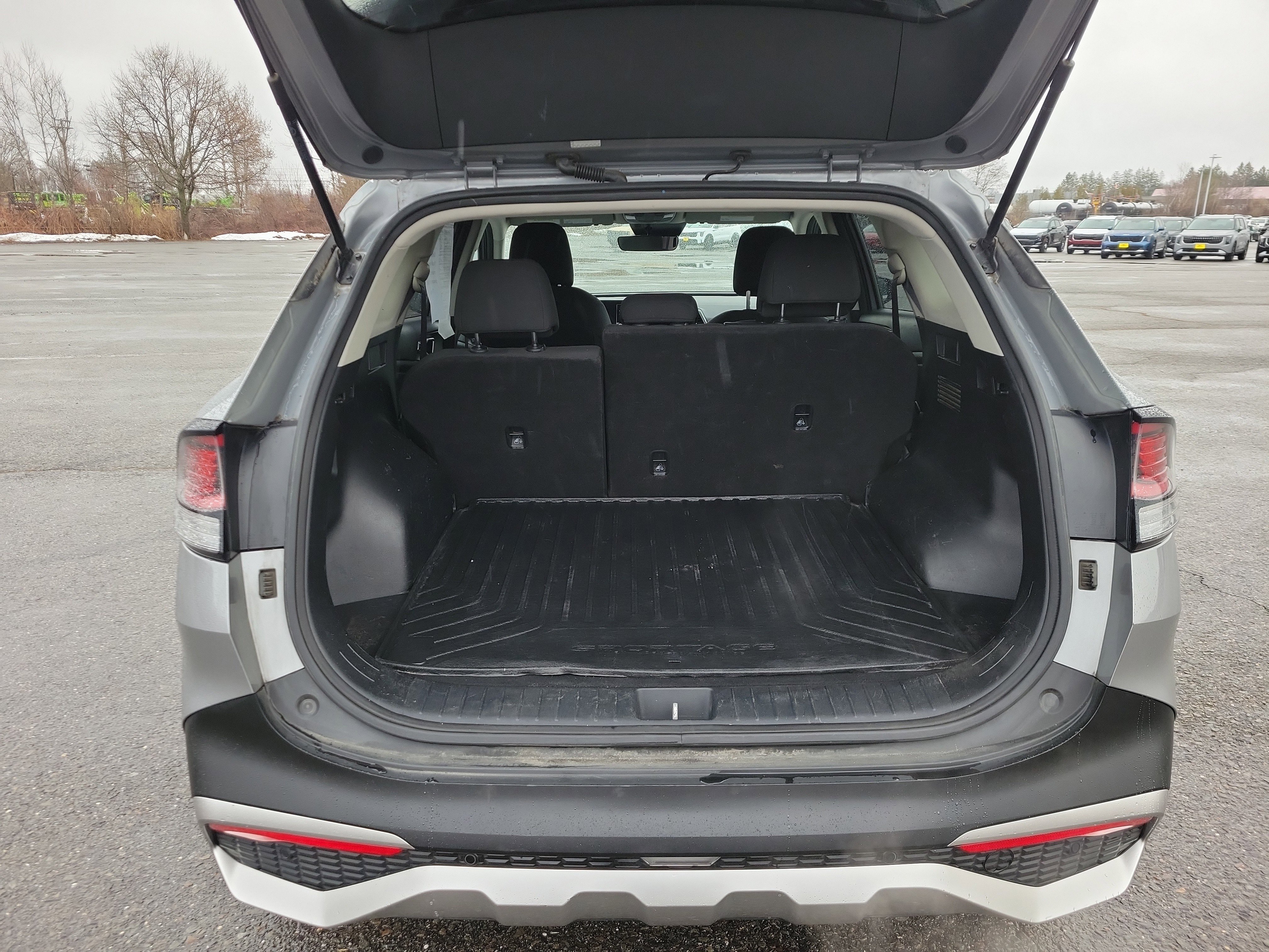 Used 2023 Kia Sportage LX AWD/4WD image 17