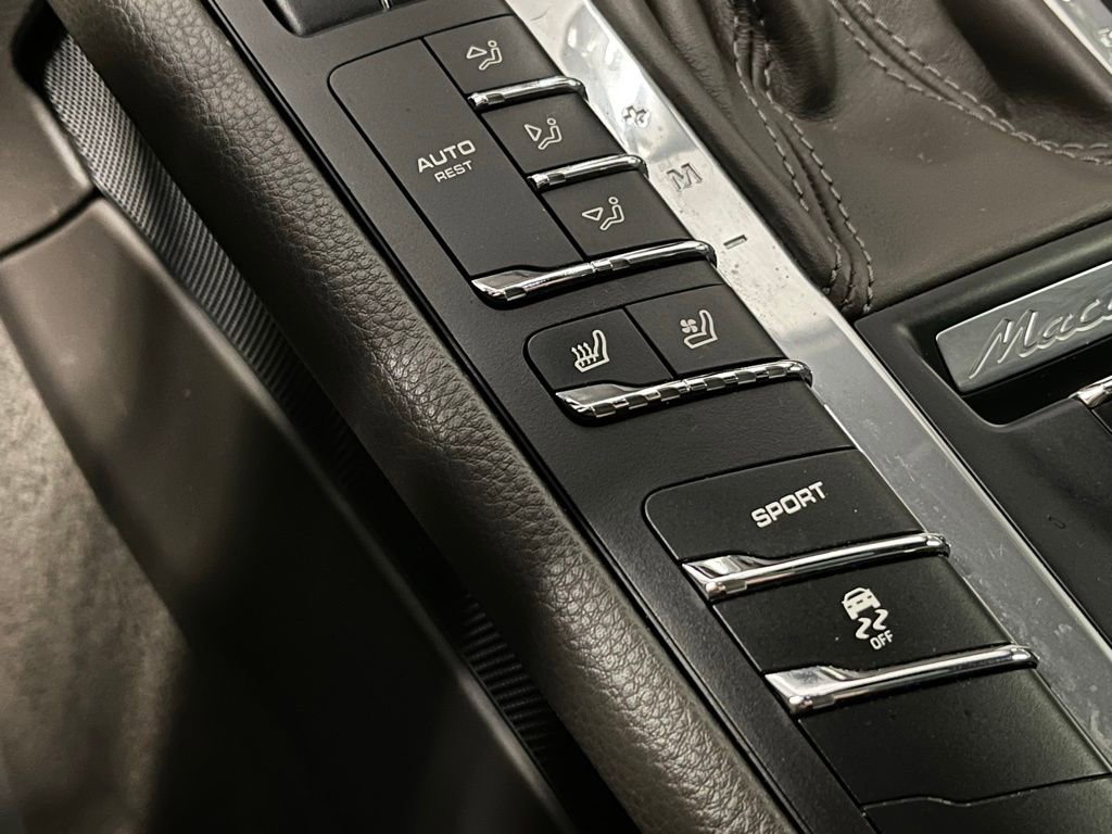 Used 2017 Porsche Macan S image 16