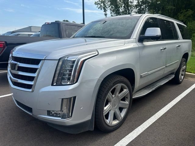 Used 2020 Cadillac Escalade ESV Luxury AWD/4WD image 2
