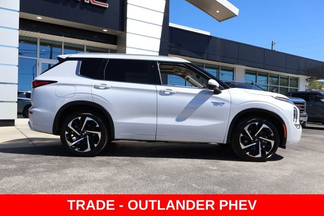 Used 2025 Mitsubishi Outlander SEL image 11