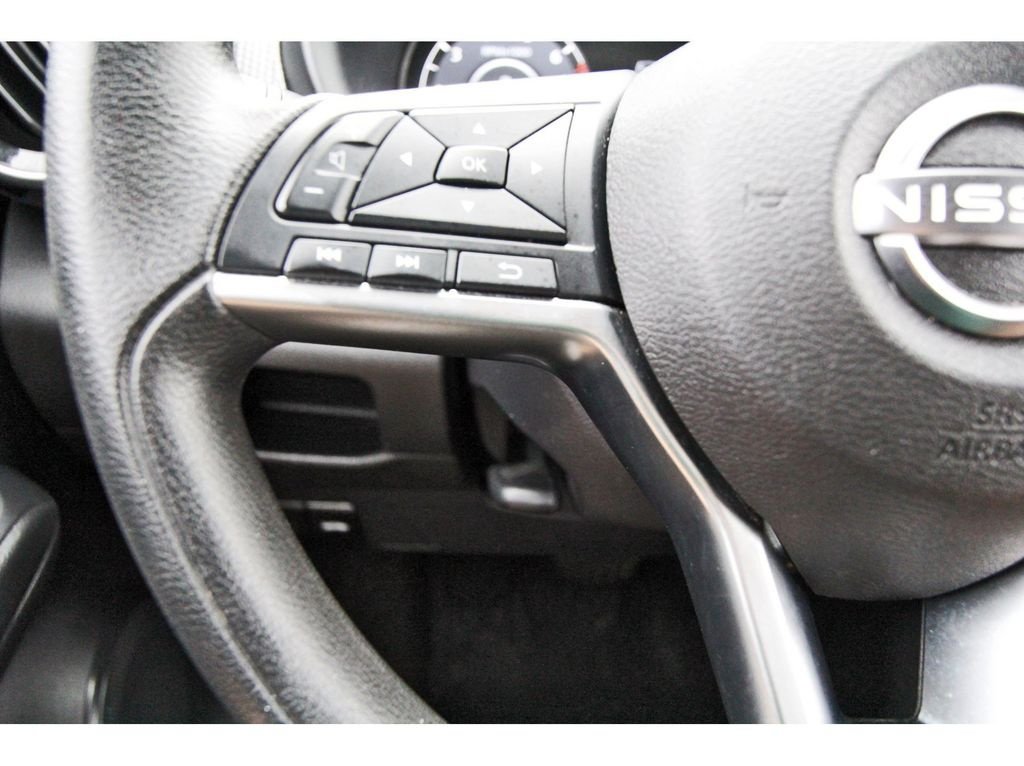 Used 2023 Nissan Kicks SV w/ Interior Electronics Package FWD image 15