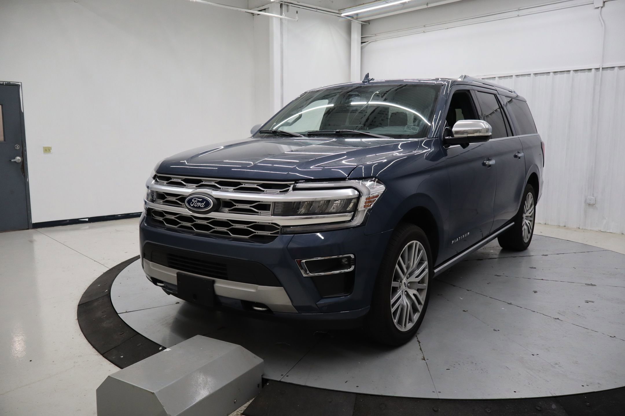 Used 2022 Ford Expedition Max Platinum AWD/4WD image 10