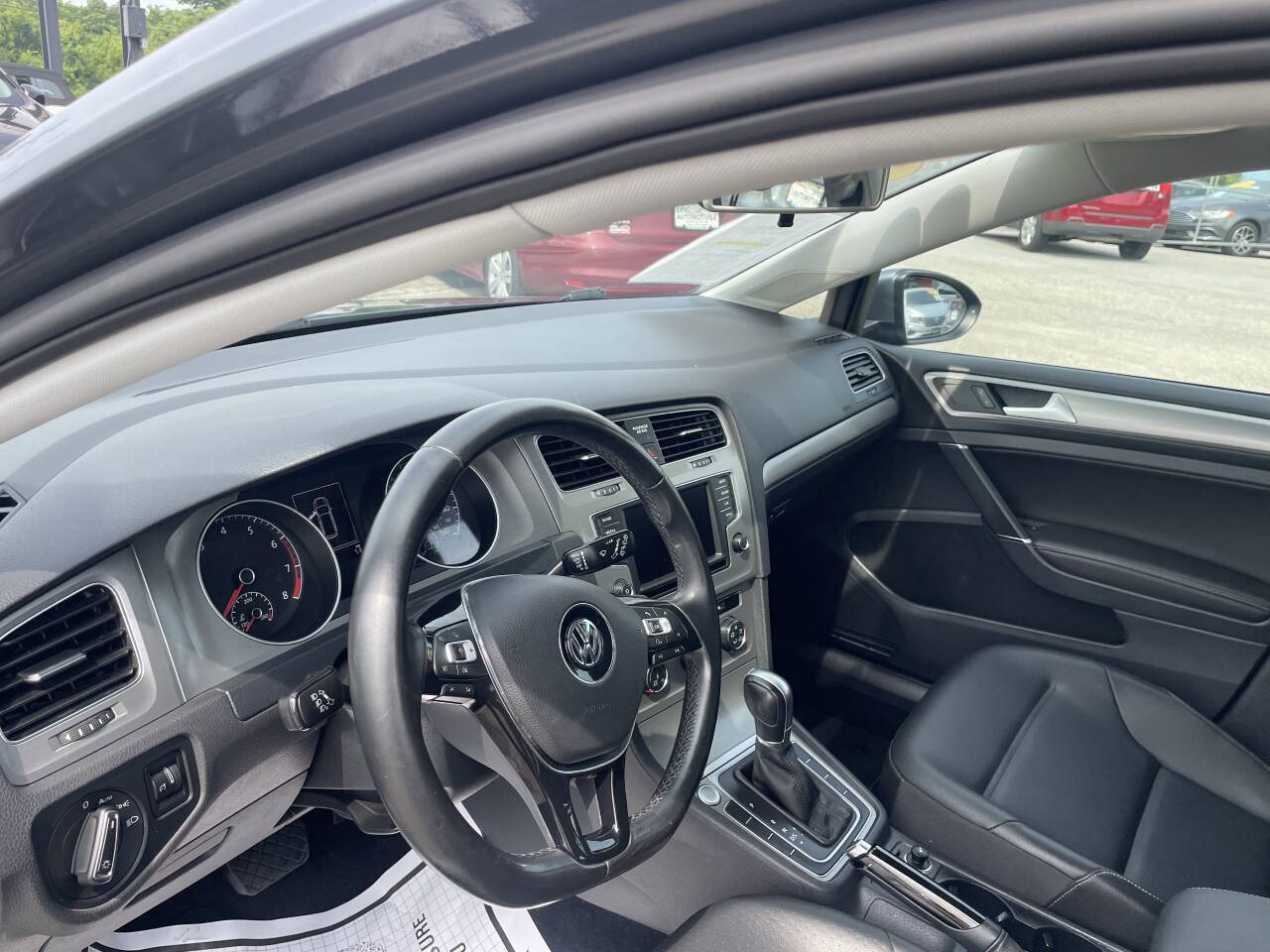Used 2016 Volkswagen Golf Limited Edition FWD image 23