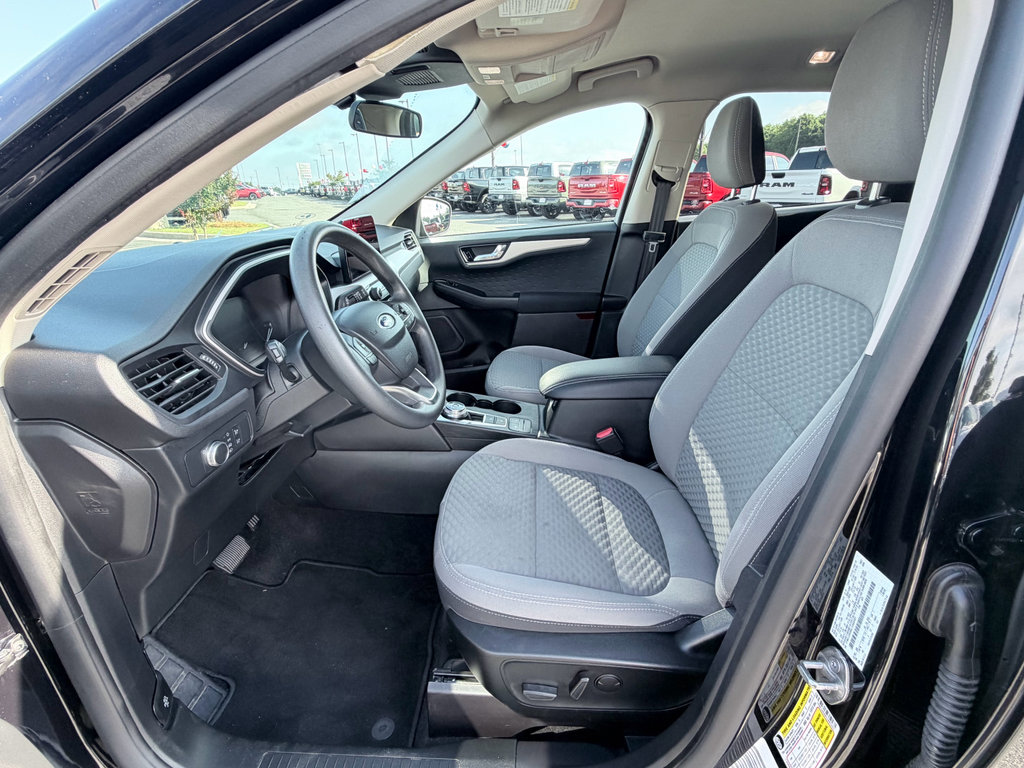 Used 2020 Ford Escape SE FWD image 20