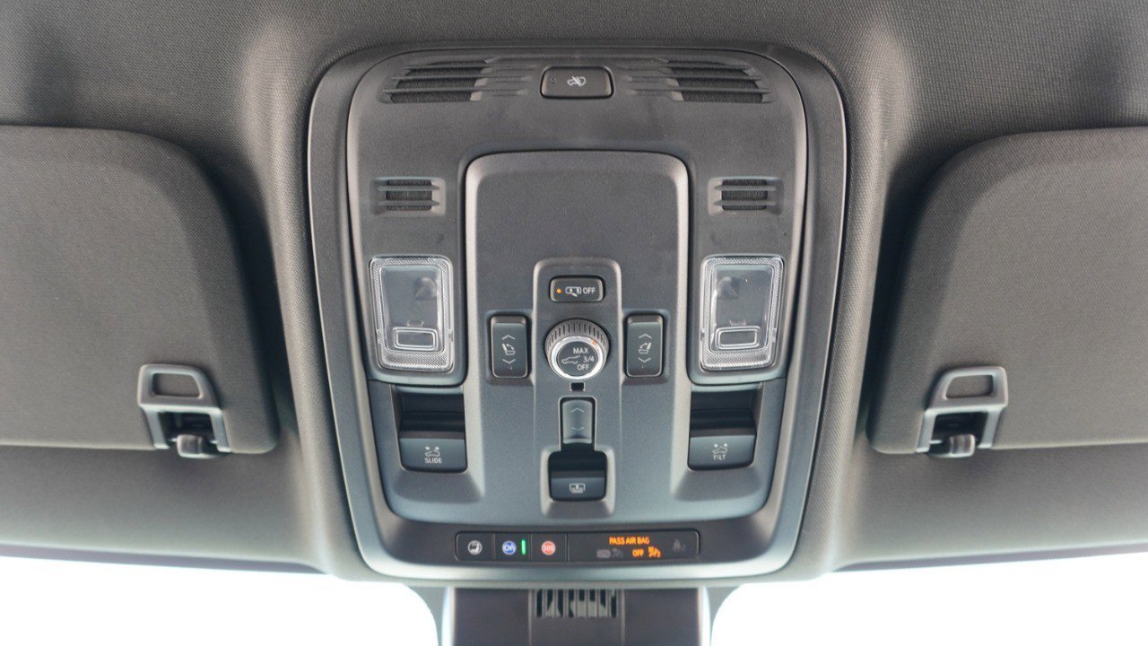 Used 2025 GMC Yukon Denali Ultimate image 31